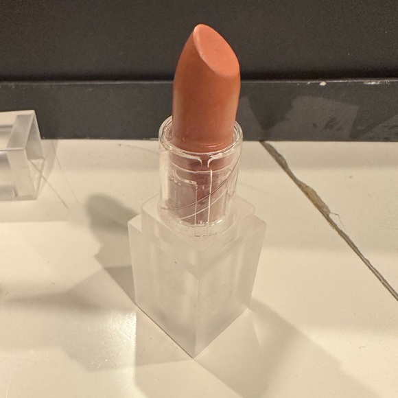 NEW KKW BEAUTY LIP SET - Picture 3 of 3